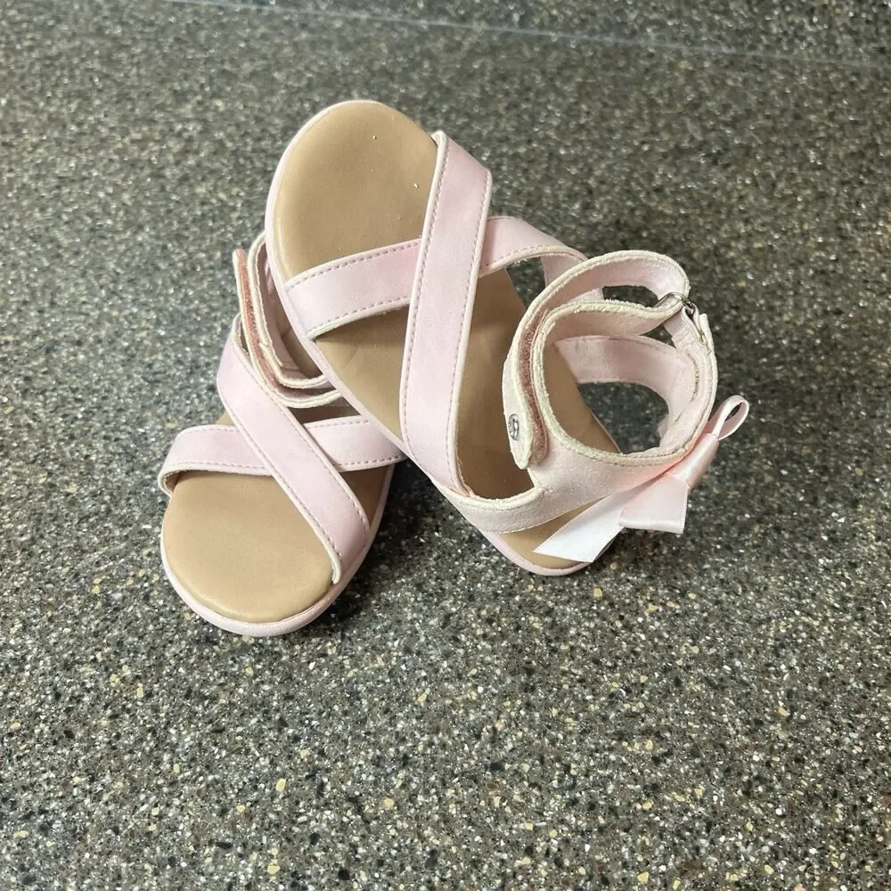UGG Little Girls Toddlers Size 6/7 Pink Glitter Faux Leather Ankle Strap Sandals